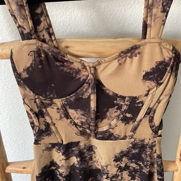 NWT Pretty Little Thing Brown Abstract Rib Corset Detail Bodycon Dress 0081 - Picture 5 of 10